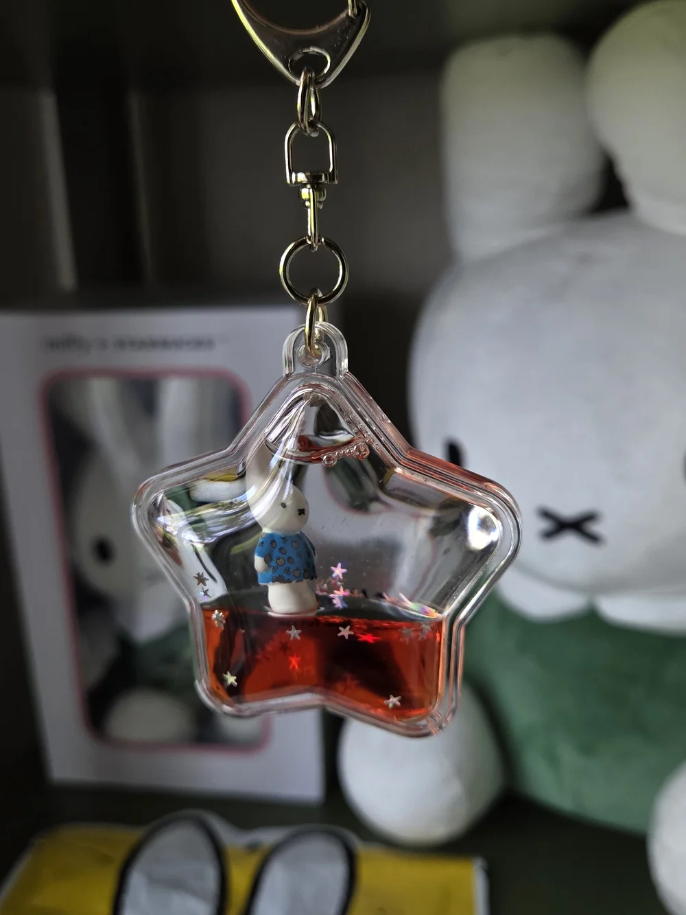 Miffy Star-Shaped Red Liquid Keychain - Kids Accessory